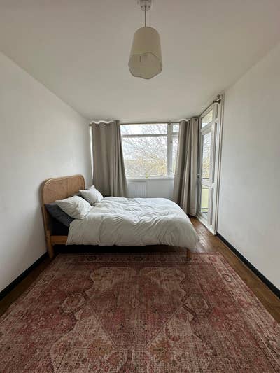 Spacious double room with private balcony Main Photo