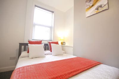 Modern Double Ensuite - &pound;50 off on 1St Month Rent  Main Photo