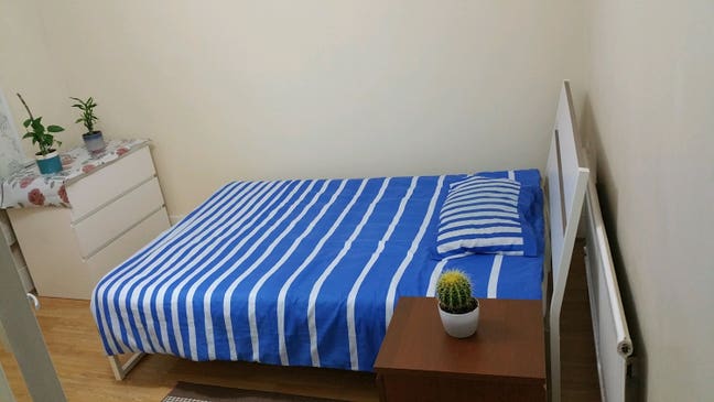 Massive Room Sharing Available For Female &pound;250 Main Photo