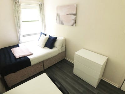 Stylish Double Room – Great Central Location Main Photo