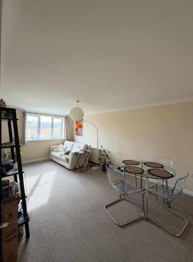 Room Available in Modern 2-Bed Flat – High Wycombe Main Photo