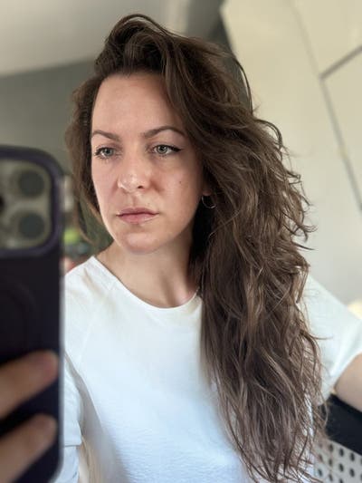 Room needed by professional couple Main Photo