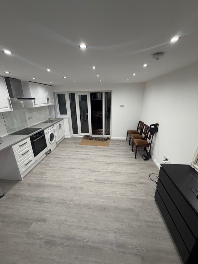 Large studio flat  Main Photo