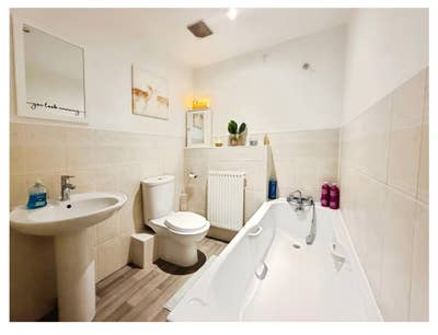 Double room in family home Main Photo