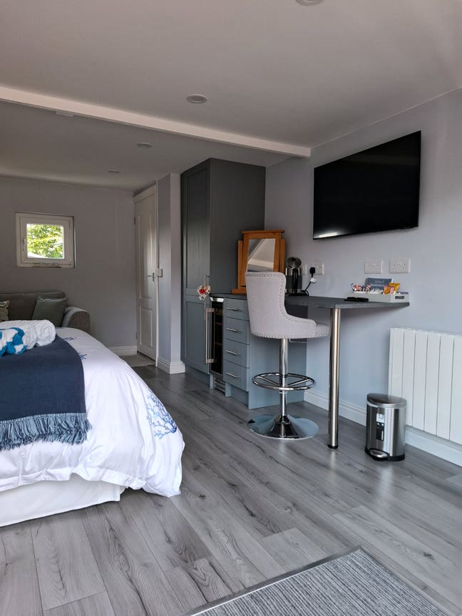 Self contained annex Main Photo