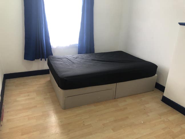 Renovated Double Bedroom Next To Train Station Main Photo