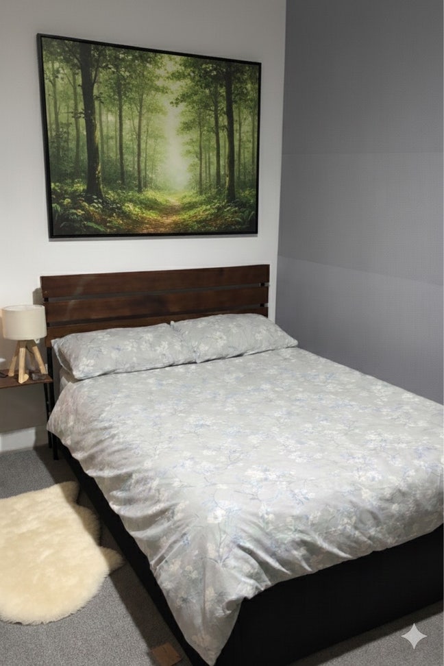 Cosy Cottage near Hartshill Hayes  Main Photo