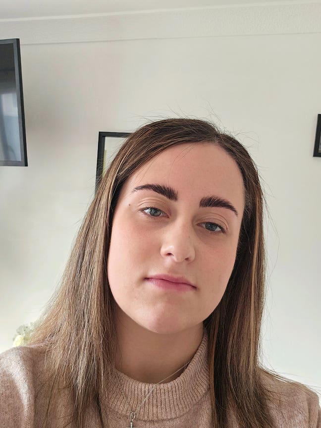 Female looking for Rent+bills room or flat. Main Photo