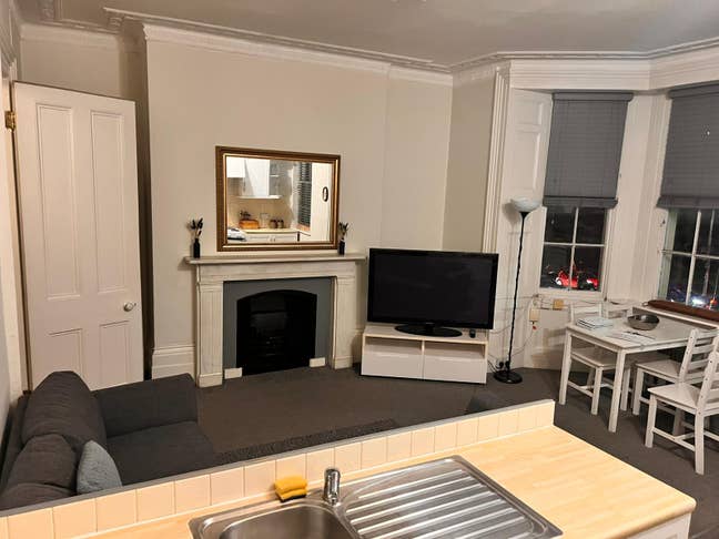 One Bed Flat with Study/Home office - RG1 Main Photo
