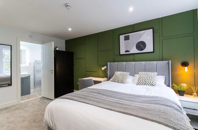 Modern En-suite Kitchenettes in professional HMO  Main Photo