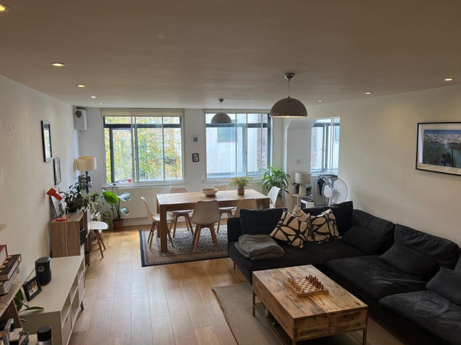 Double room for sublet - N17AD - 3 months  Main Photo