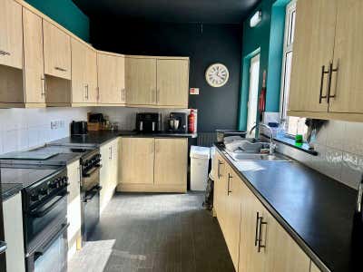 2 Rooms Available in Friendly House Share Main Photo