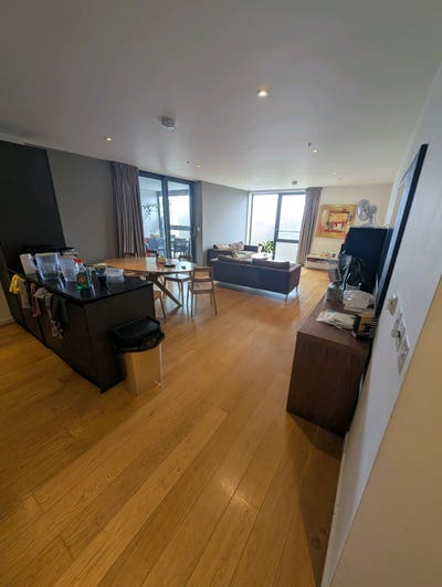 Spacious Double Room in Modern East Village Flat Main Photo