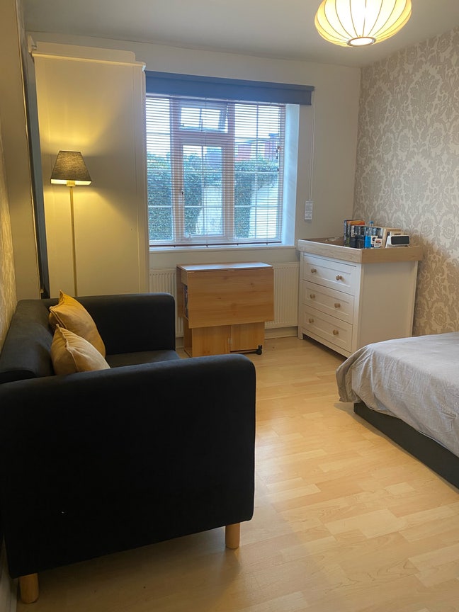Large Single Room - &pound;700 per mth - Bills included Main Photo