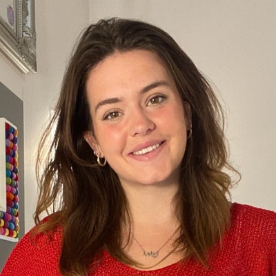 Hi I’m Rosie  I am looking for a flat close... Main Photo