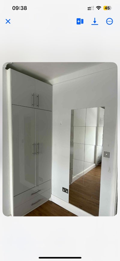 Room in all-girl flat in Shepherd’s Bush 🩷 Main Photo