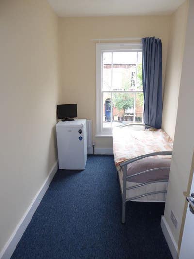 Single Room in Queens Park Main Photo