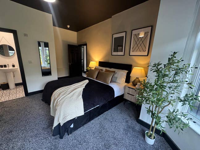 Recently Refurbished Ensuite Room in LS11! Main Photo