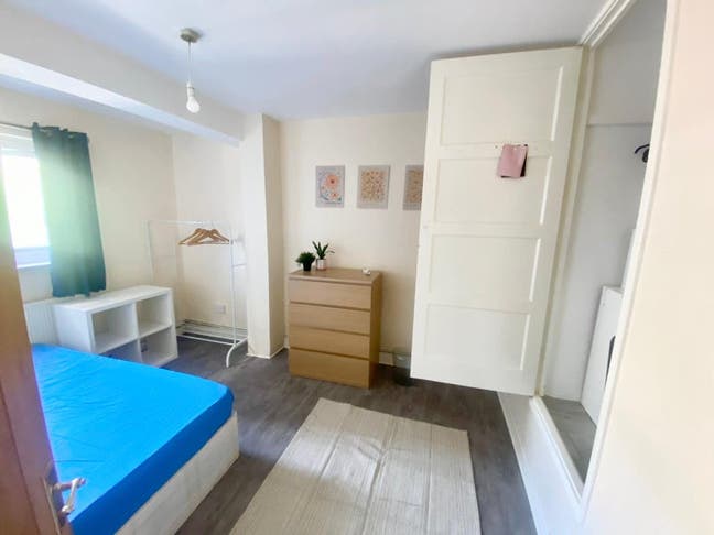 Old Street Luxury Living💎Prime Location - April!! Main Photo