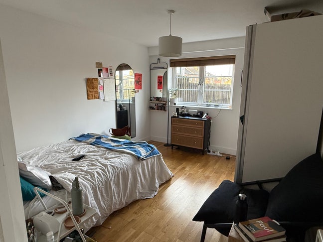 Large En-suite Room Main Photo