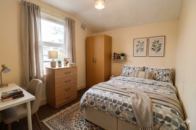 ⚡ Elizabeth Line! Room in Forest Gate (E7) ⚡ Main Photo