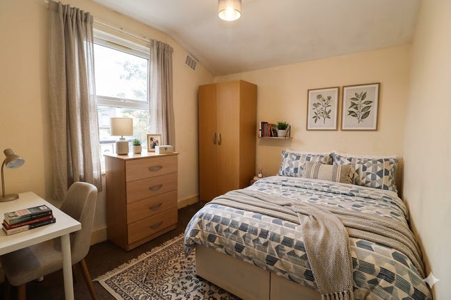 ⚡ Elizabeth Line! Room in Forest Gate (E7) ⚡ Main Photo
