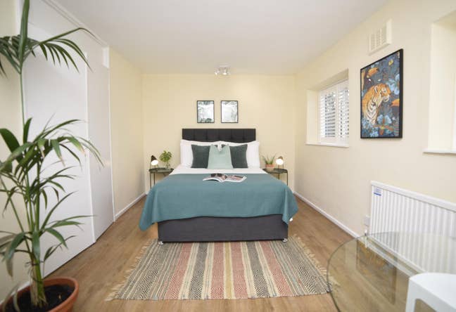 Large Furnished Room In Swiss Cottage Main Photo