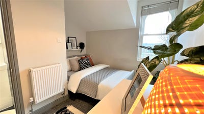 Double Room Town Centre | Deposit Free Option Main Photo