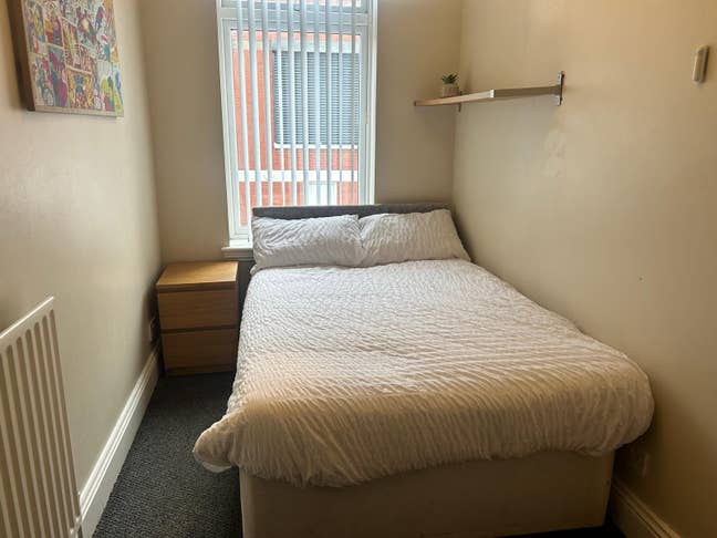 1 Room Available in House Share Main Photo