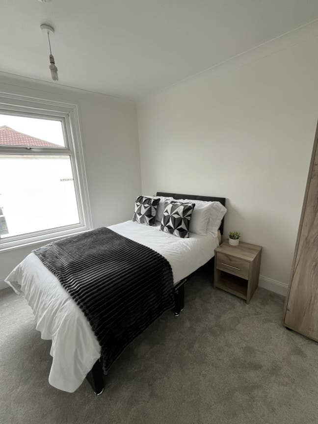 Double Room available ( Furnished )  Main Photo