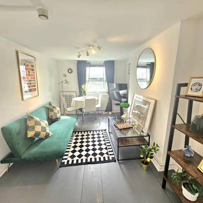 ✨️Stylish Top Floor 1BR Flat Camden Town NW1✨️ Main Photo