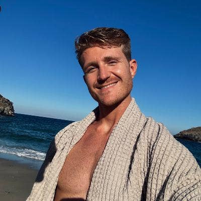 Professional male, 31, working full-time teac... Main Photo