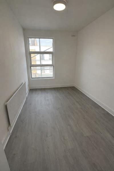 Modern Refurbished 2 Bedroom Flat – Hornsey Road Main Photo