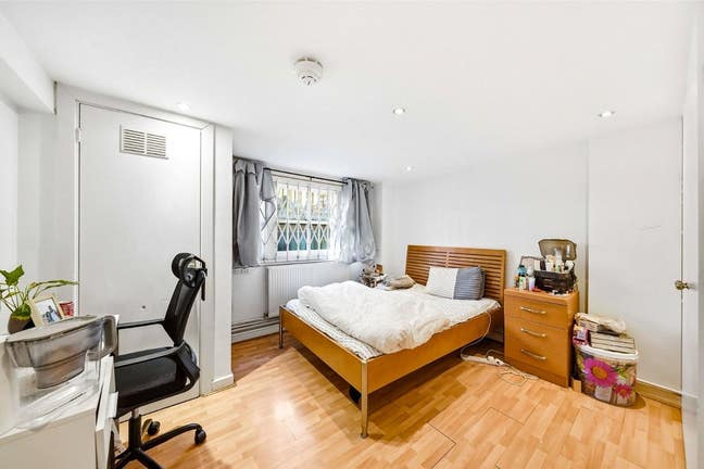 *Camden Town: Large double with Private Bathroom Main Photo