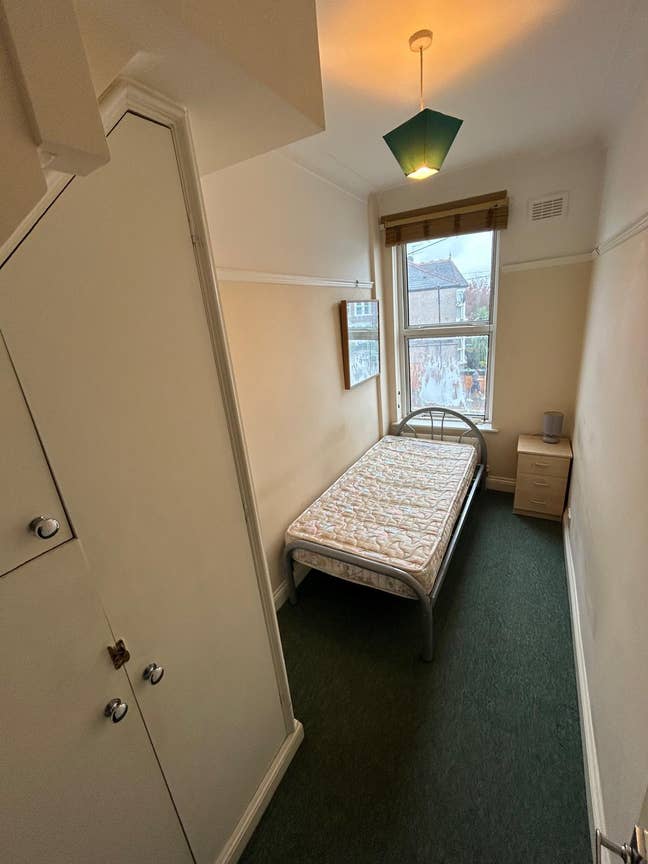 Single room available immediately in Wood Green Main Photo