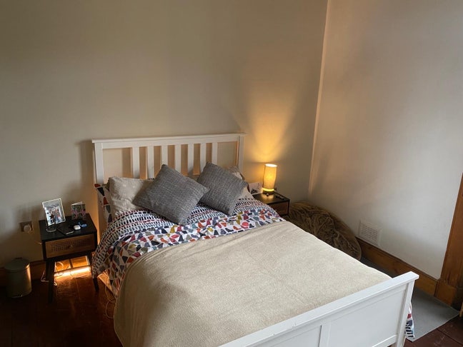 Room on Byres Road to let  Main Photo