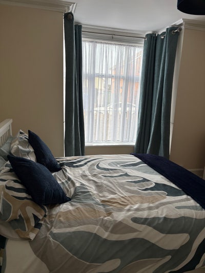 Large ground floor room double bed  Main Photo