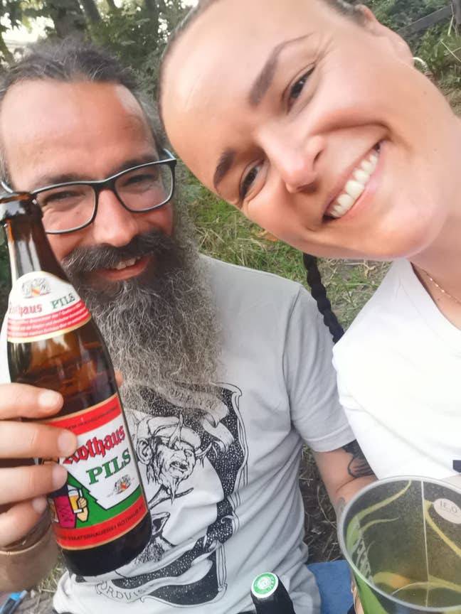 Looking for a place to stay Close to Uni, 1 month Main Photo