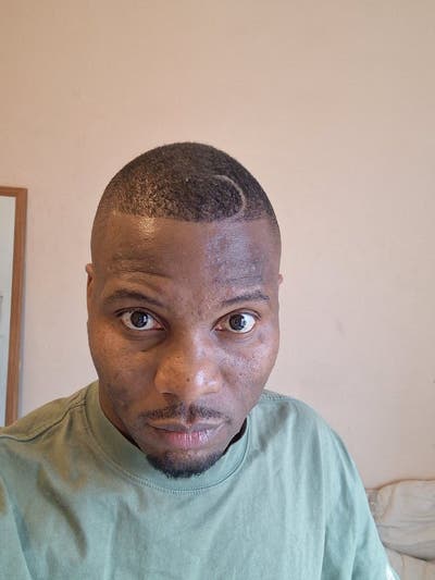 Professional Male seeks a single or double room Main Photo