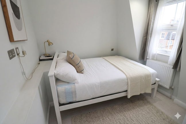 ⚡ 5 Mins to Clapham Junction! Room in Fulham ⚡ Main Photo