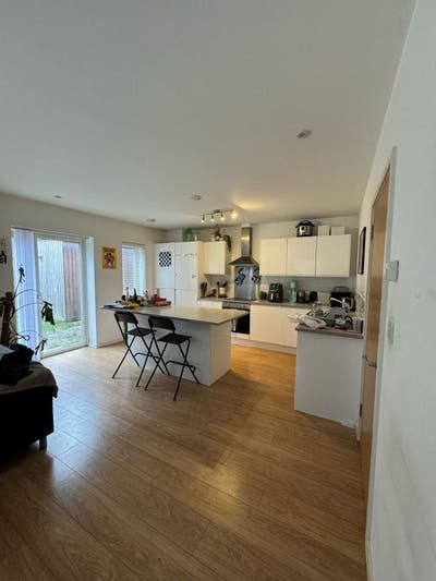 Large double room (Garden & ensuite) in Tulse Hill Main Photo