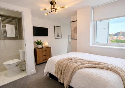 NG4: Huge & High-End Rooms in Carlton Main Photo