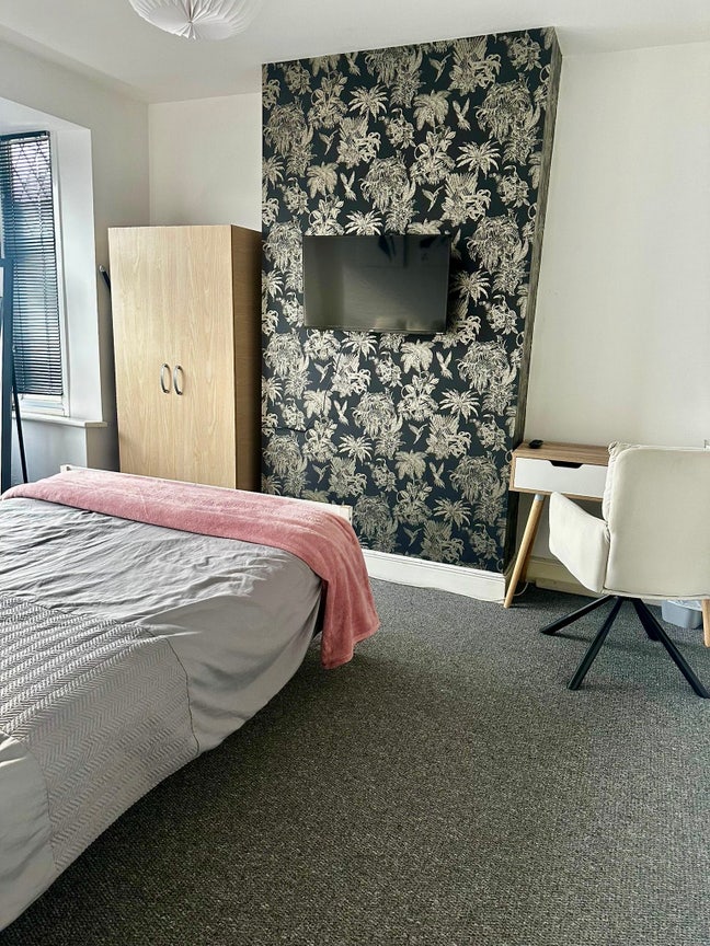 Double Room - A10 - Great Cambridge Road EN1  Main Photo
