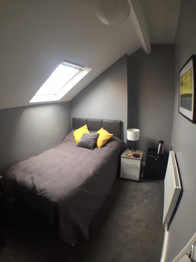Smart Loft Style Single Furnished Room To Let Main Photo