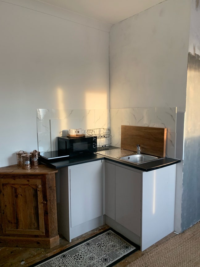 Self contained living space Main Photo