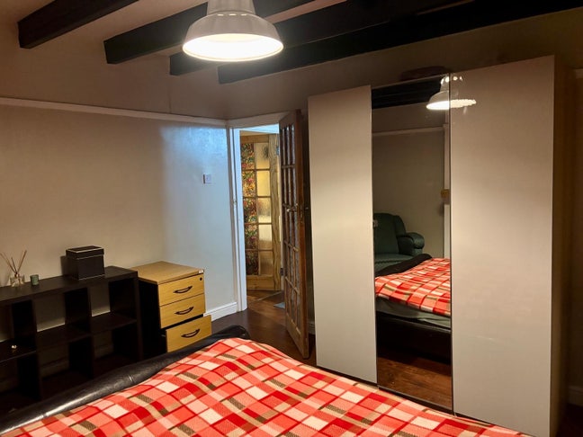 Large Double Room for Rent Main Photo