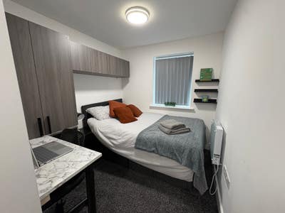 Room in 4 bed student Flat available  Main Photo