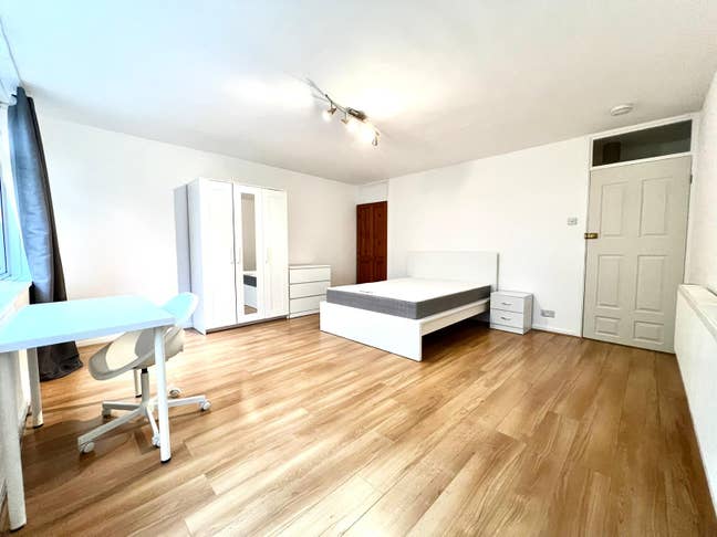 Amazing doubles in great flat with garden!! Main Photo