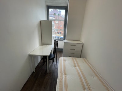 Spacious Single Room – 3 Min to Jubilee Line 🚇 Main Photo
