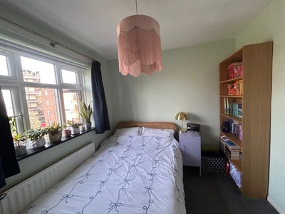 Bright double + WFH space | calm, friendly flat Main Photo
